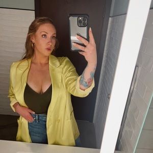 Meet your Posher, Amanda